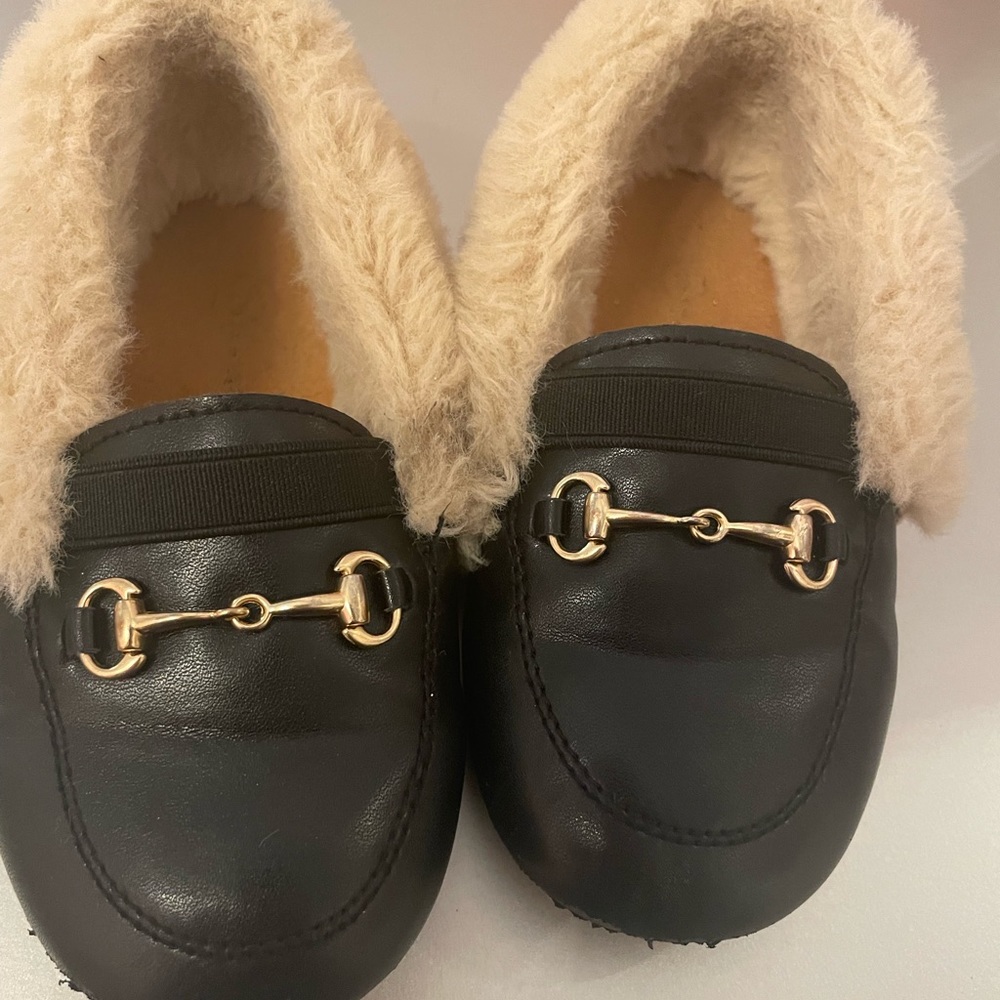 Preloved black fur loafers!